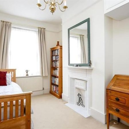 Large 3 Bed Flat In Central Wimbledon London Kültér fotó