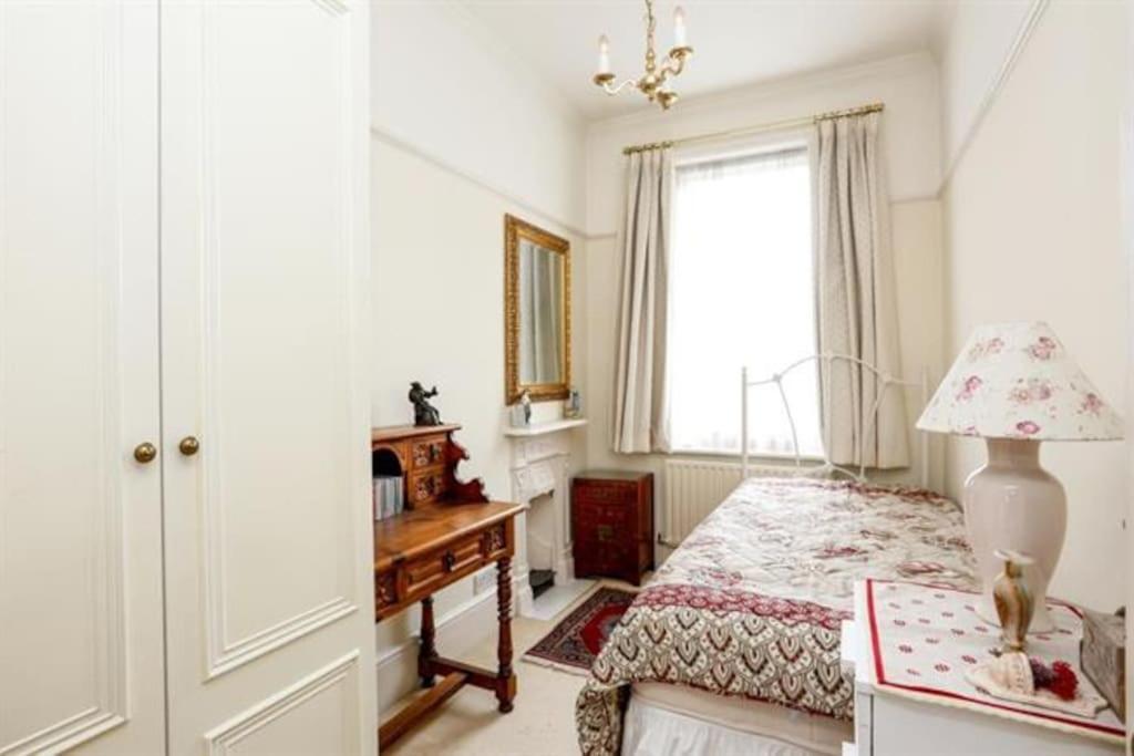 Large 3 Bed Flat In Central Wimbledon London Kültér fotó